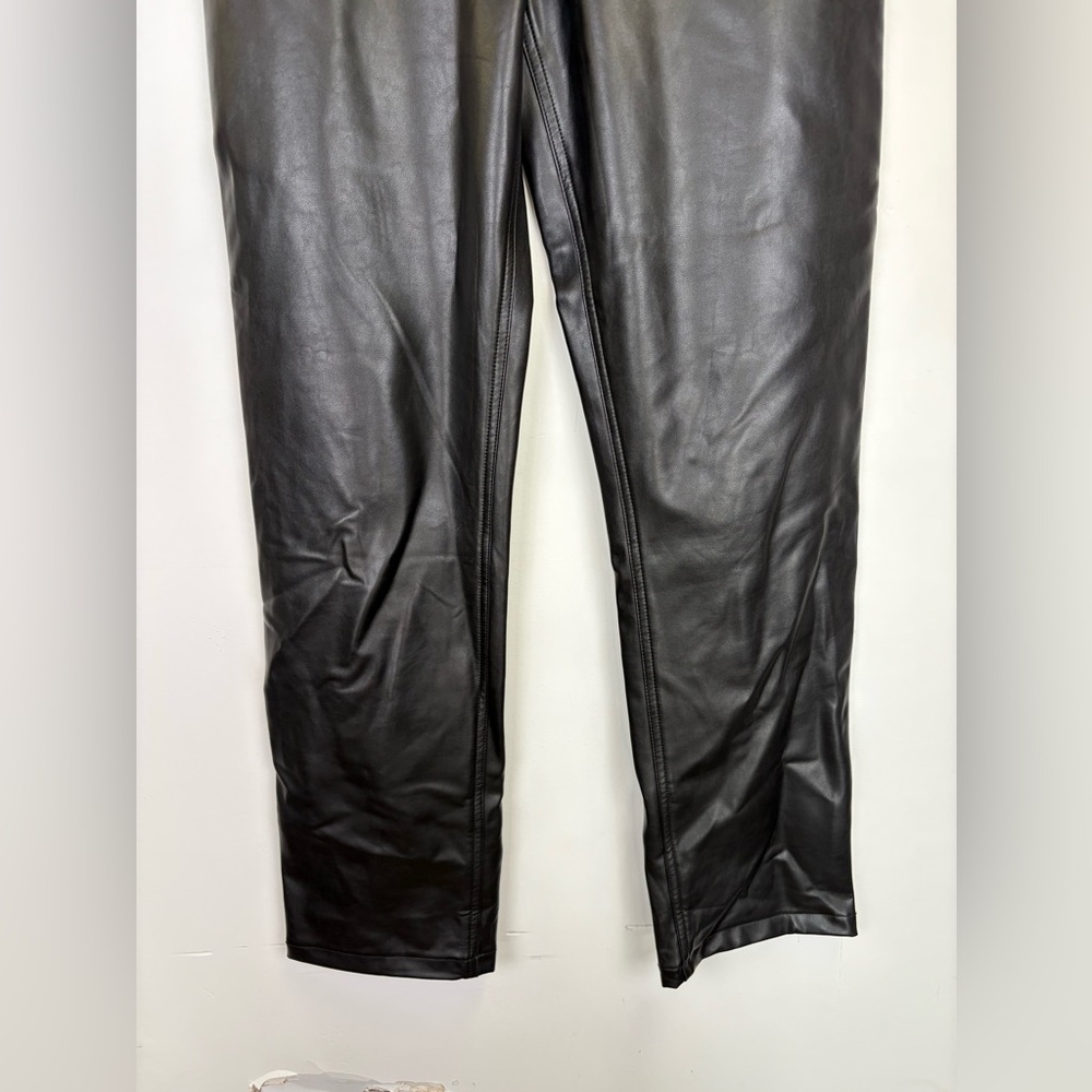 Abercrombie & Fitch 90’s Straight Ultra High Rise Faux Leather Pants/ Size 29 - Picture 5 of 8
